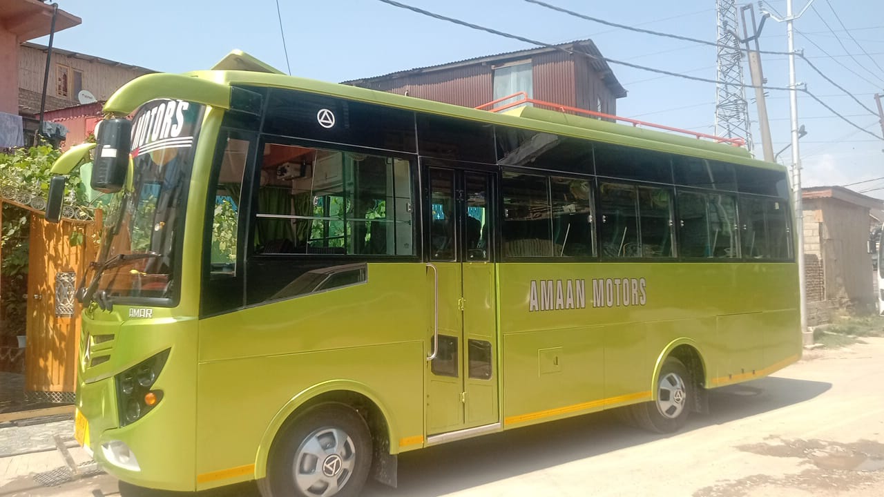 27 seater bus